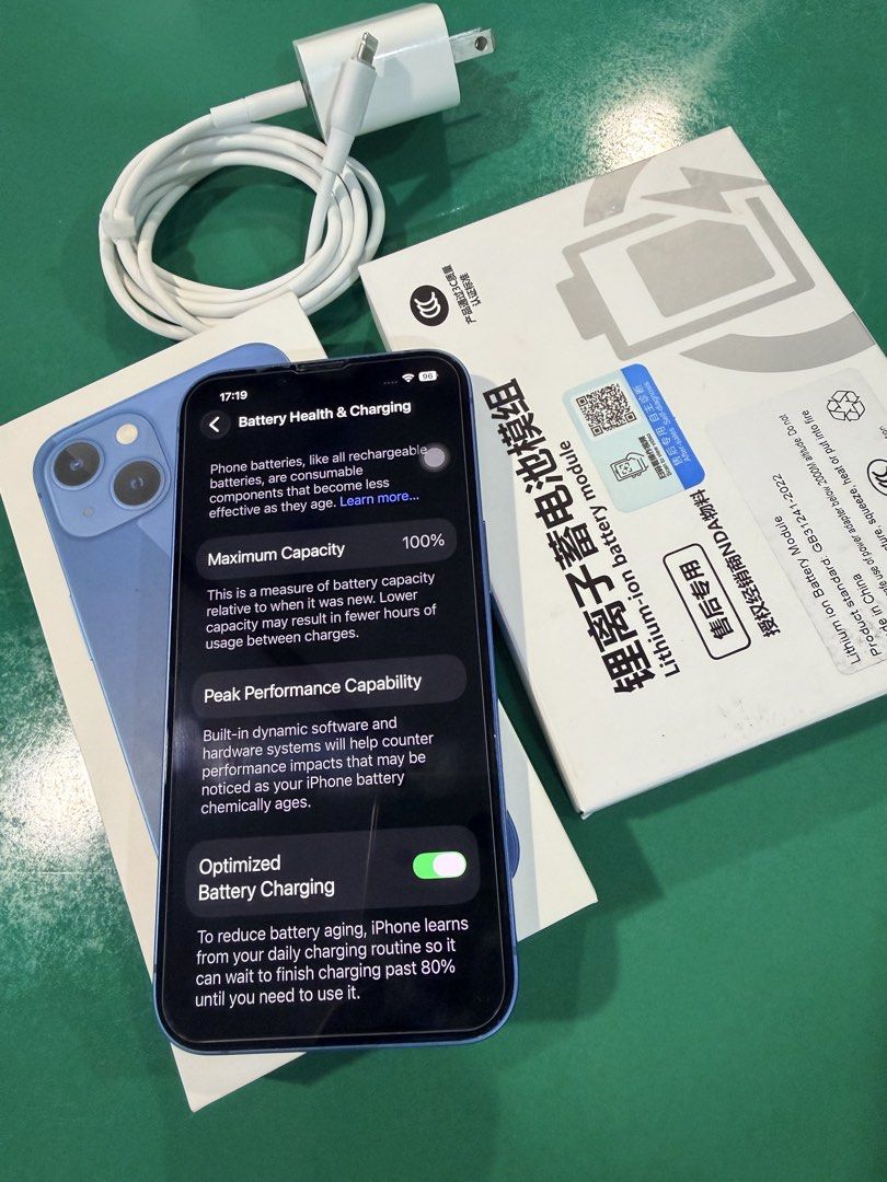 IPhone 13 Pro -2nd Hand (Category: iPhone 13 Series) located in Manila. Submitted by safefish_596520 (Listing ID 1469028467, Image 3). Description: 🔥 iPhone 13 | 256GB (Brand New 100% Battery) — Complete with Box & Charger 🔥 Condition: Pristine / Used with extreme care (no dents or heavy scratches) Purchased: January 2022 (Single-owner from day one) Inclusions: Original box and charger📦⚡ Storage: 256GB Battery: Brand new genuine battery instal