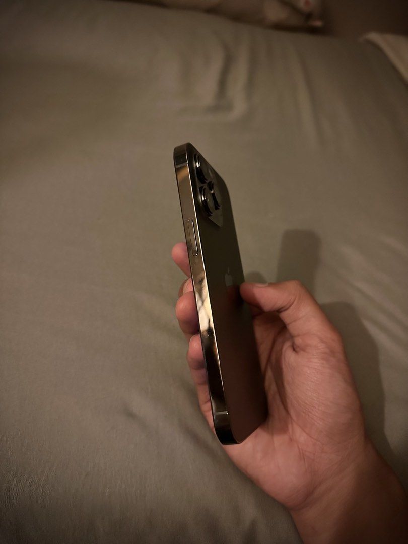 iPhone 13 Pro - 128GB Graphite (Category: iPhone 13 Series) located in Cavite. Submitted by zolarbs (Listing ID 1469108579, Image 2). Description: Selling my iPhone 13 Pro - 128GB Graphite Fixed price • Carrier Lock: Smart/TNT only • Condition: Pristine condition, scratches on screen, not noticable if with tempered (currently protected) • Inclusions: Unit and case only • Repair history: None • Battery Health: 74% Open for swap to lower units Loca