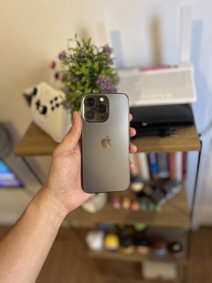 Iphone 13 Pro Graphite 128GB (Category: iPhone 13 Series) located in Dasmarinas. Submitted by brandedstuff.est2022 (Listing ID 1469090936, Image 2). Description: - Model: Apple iPhone 13 Pro - Color: Graphite - Storage Capacity: 128GB - Condition: Good, well-maintained physical appearance - Features: Pro camera system, smooth display, powerful performance - Perfect for daily use, photography, and gaming 🟢BATTERY HEALTH : 75% -Other than batt hea