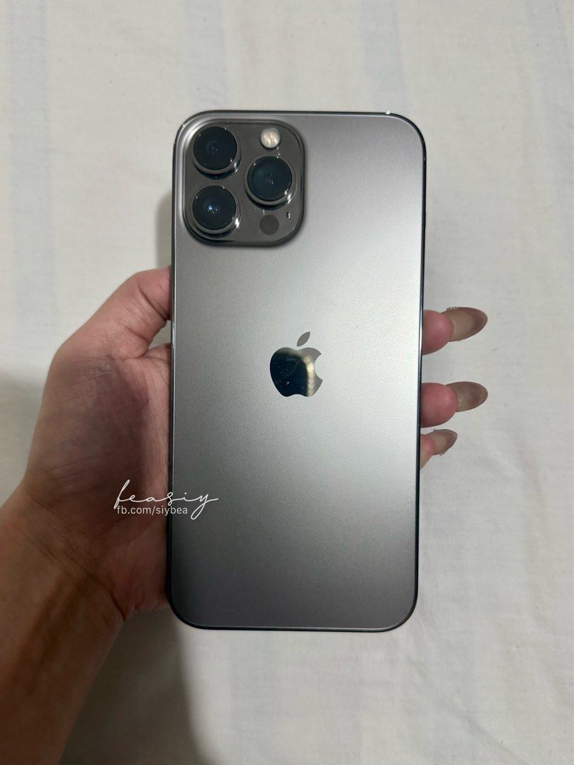 iPhone 13 Pro Max Graphite 256GB - Complete Set (Category: iPhone 13 Series) located in Cainta. Submitted by achibeacorner (Listing ID 1468989032, Image 1). Description:  iPhone 13 Pro Max Graphite 256GB Open Line - No Sim Restrictions Dual Sim Compatible - Physical & E-Sim Original Battery 71% BH No History of Repair Truetone Working Face ID Working 𝗜𝗡𝗖𝗟𝗨𝗦𝗜𝗢𝗡𝗦: ◦ Fast Charging 1M Lightning Cable (Like OG) ◦ 20W Adaptor (Like OG) ◦ 4 P