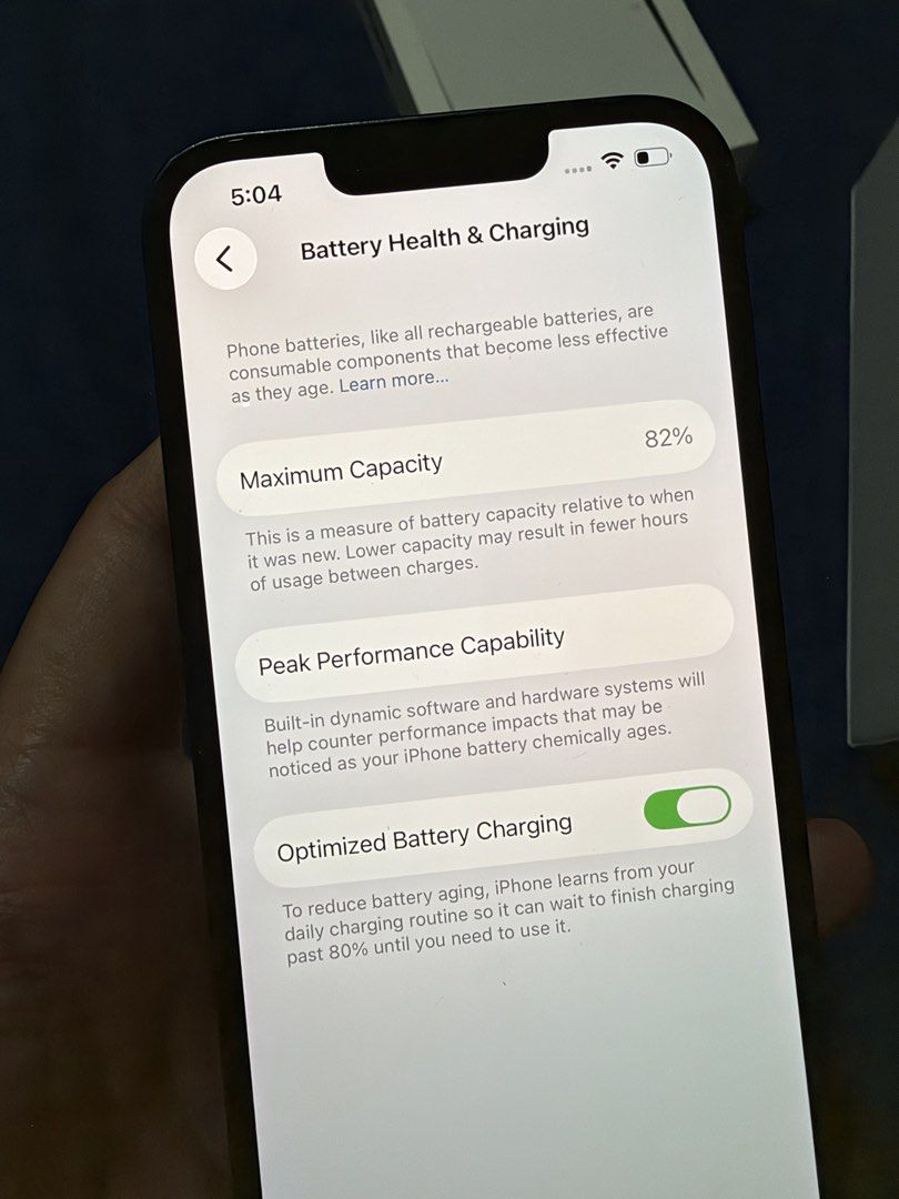 Iphone 14 128gb (Category: iPhone 14 Series) located in Pasig City. Submitted by sashi.me (Listing ID 1469065614, Image 3). Description: Globe locked. With box and used charger cord. 82% battery health with few scratches on side of phone. .