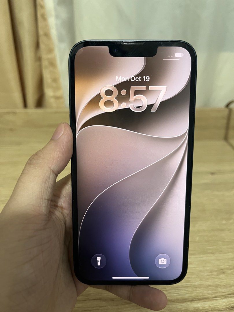 iPhone 14 (128GB, Midnight) - Lady Owned (Category: iPhone 14 Series) located in Manila. Submitted by tpabilico17127 (Listing ID 1469112741, Image 2). Description: Price: ₱22,500 (Rush, negotiable) • Condition: Working 100% with minor paint chips. All parts are original, no history of repair. • Battery Health: 82% • ZP/A variant / No SIM restrictions • Inclusions: Unit, Case, Replacement Box, and Cord • Unli test and reset upon meetup for your pe
