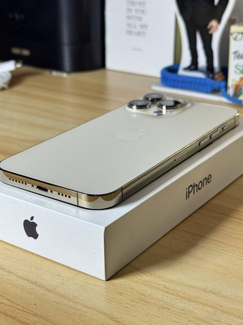 iphone 14 pro max 128gb (Category: iPhone 14 Series) located in Binan City. Submitted by calmtree.1d7f31 (Listing ID 1468995720, Image 3). Description: FOR SALE ONLY !! Iphone 14 pro max 128GB Factory unlocked gold 76% BH (super kunat) No repair of history No sim restrictions Working face id Working true tone Gana lahat ng buttons Sobrang linaw both cam Unli reset no issue, makinis, no dents or scratches inclusions orig box, rep cord and phone ca
