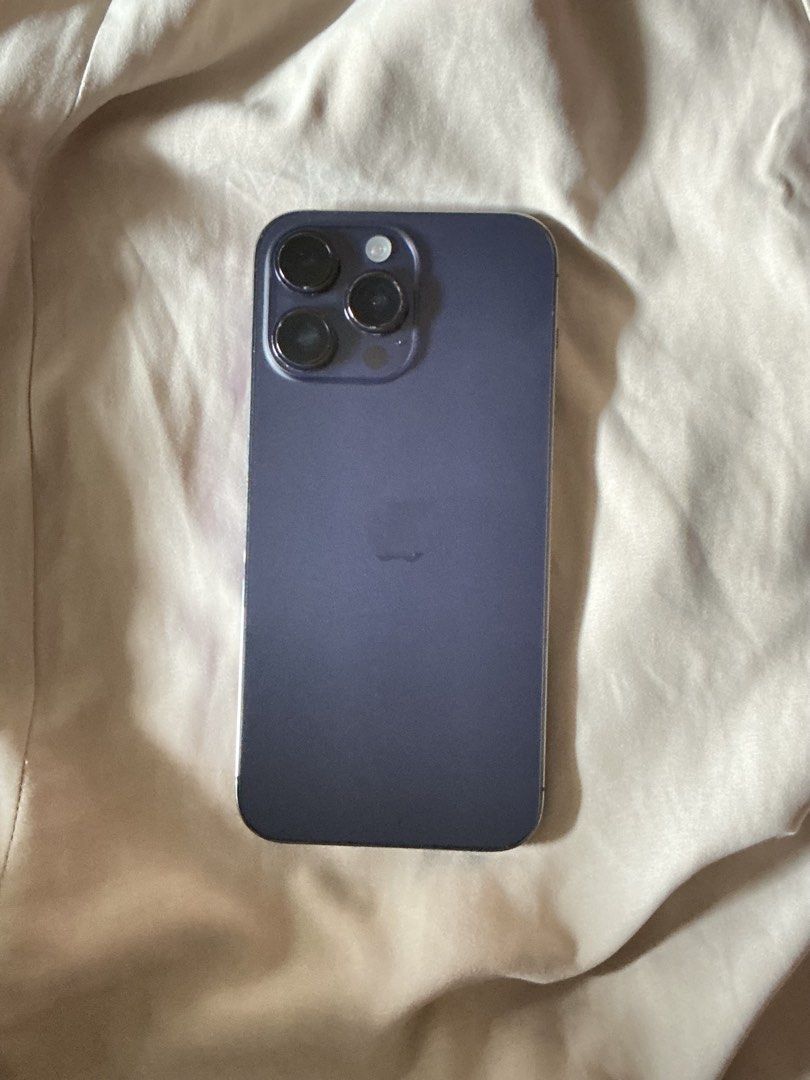 IPHONE 14 PROMAX (Category: iPhone 14 Series) located in Manila. Submitted by tyne0202 (Listing ID 1468935774, Image 2). Description: IPHONE 14 pro max DEEP PURPLE 256 GB SMOOTH OPENLINE ANY SIM Replacement LCDGX (medyo may dens pero d halata kayo na paayos if u want pero goods) Replace Battery good quality ⚠️NO FACE ID Unit and case only ALL GOOD CAN MEET UP AROUND QC.