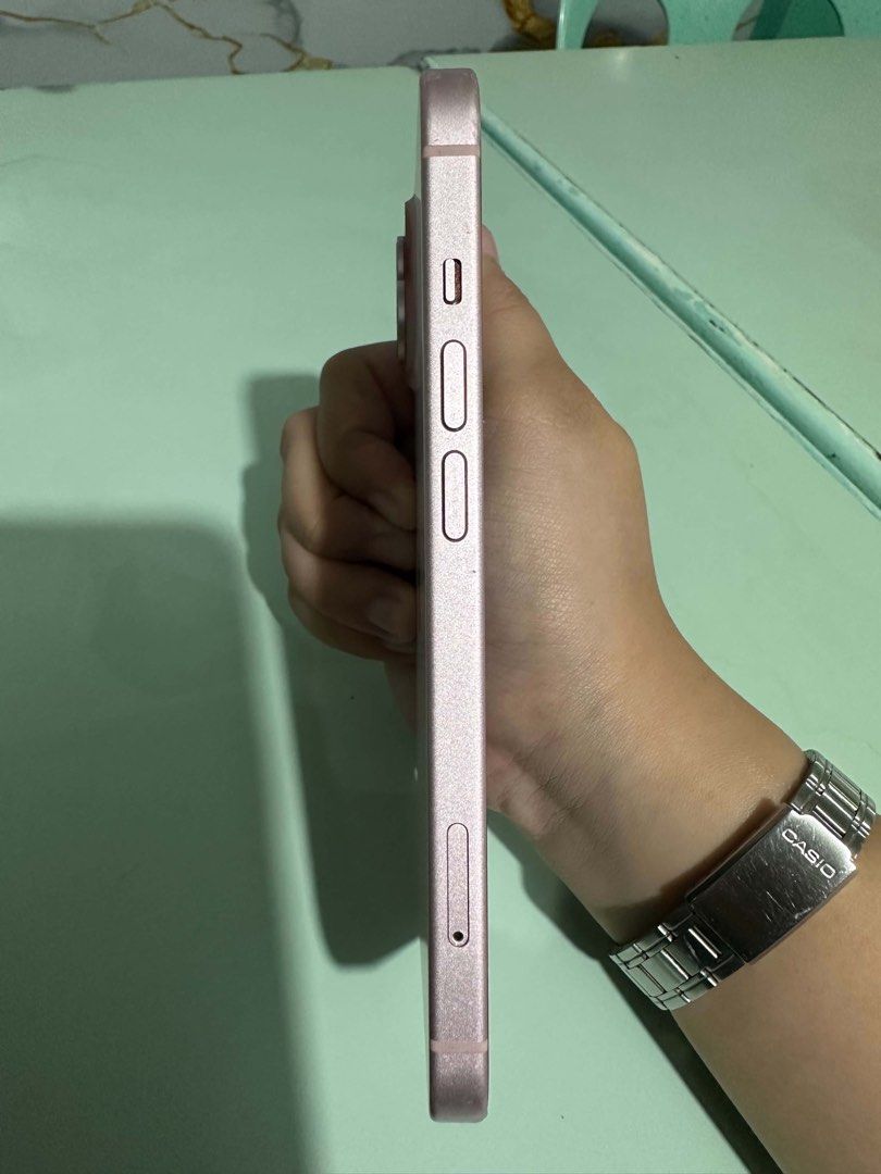 IPHONE 15 256GB (Category: iPhone 15 Series) located in Valenzuela. Submitted by aliyah02 (Listing ID 1469089981, Image 2). Description: Negotiable, no issue Iphone 15 256gb Pink 71bh All parts original .