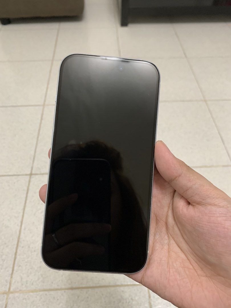 iPhone 15 (Blue) (Category: iPhone 15 Series) located in Manila. Submitted by notjaneahe05680 (Listing ID 1468991724, Image 2). Description: Rush selling my phone! Personally owned, lady owned! No scratches/dents only the paint chips on camera part (normal for signs of usage) Batt health: 79% Makunat pa kaya pa buong araw never been replaced. With free cases (3-4 pcs), and with original cable! No box, nawala ko huhu but you can check upon meet up