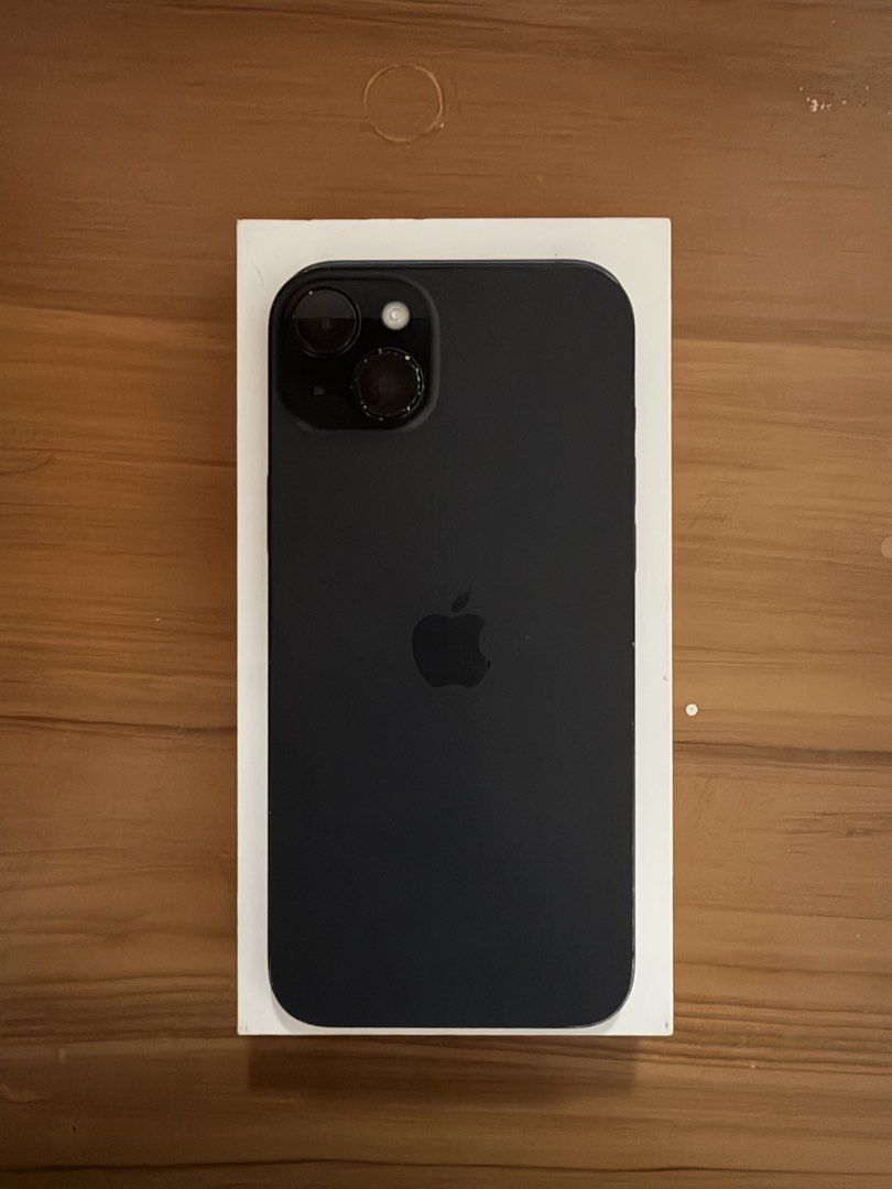 Iphone 15 plus (Category: iPhone 15 Series) located in San Pablo. Submitted by himatlugen (Listing ID 1468996729, Image 2). Description: Iphone 15 plus 128gb all original inclusion: box and phone cases no major issues except for 75%bh and scratches/paint chips due to usage 21,999 negotiable.