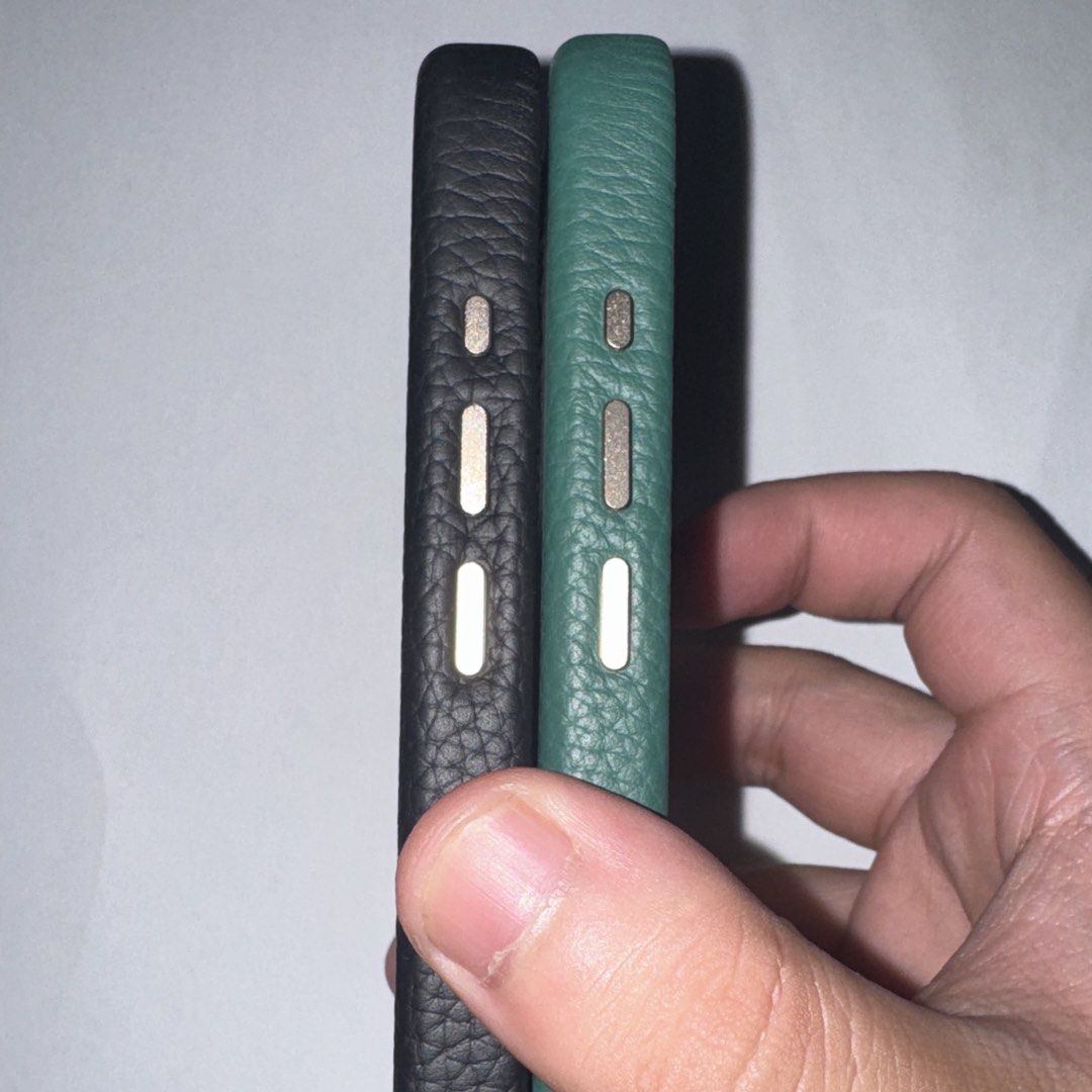Iphone 15 Pro Case ( Casetagram) (Category: Cases & Sleeves) located in Muntinlupa City. Submitted by mig.sells (Listing ID 1469114199, Image 3). Description: Selling 2 Cases for PHP 500. Bought from The Hub Cebu Christmas Bazaar 2 years ago. Never used..