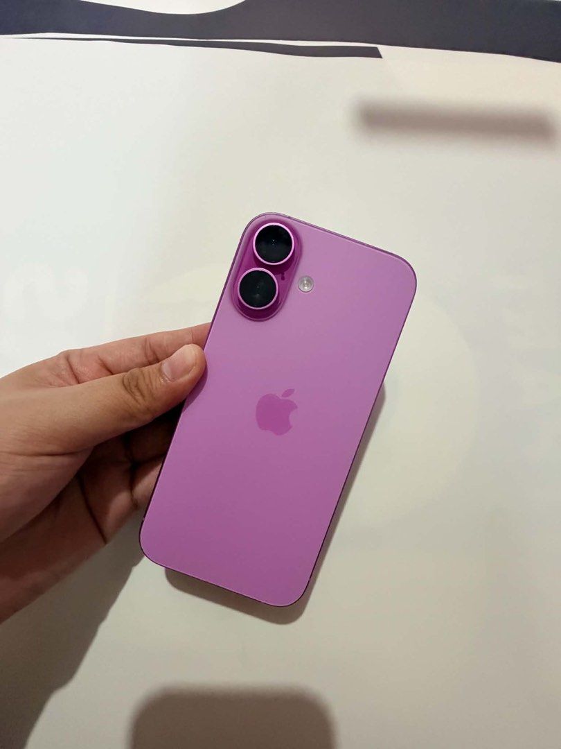 Iphone 16 128 gb (Category: iPhone 16 Series) located in Manila. Submitted by prelov3dit3ms (Listing ID 1469016551, Image 1). Description: - lady owned - 90% batt health - 128 gb - issue : may dent lang sa ilalim pero d visible - free 2 case - negotiable.