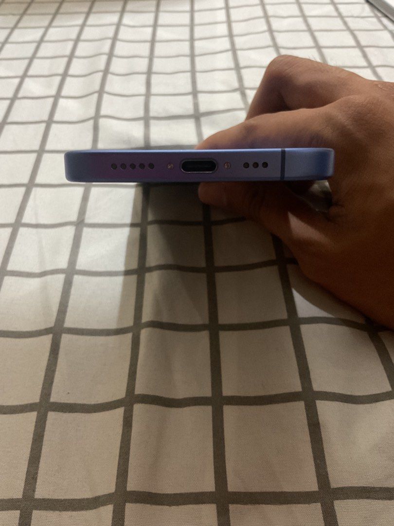 Iphone 16 128gb (Category: iPhone 16 Series) located in Manila. Submitted by mew2wo (Listing ID 1468955879, Image 3). Description: Personal Phone Bought last Dec. No dents or scratches Unit only .