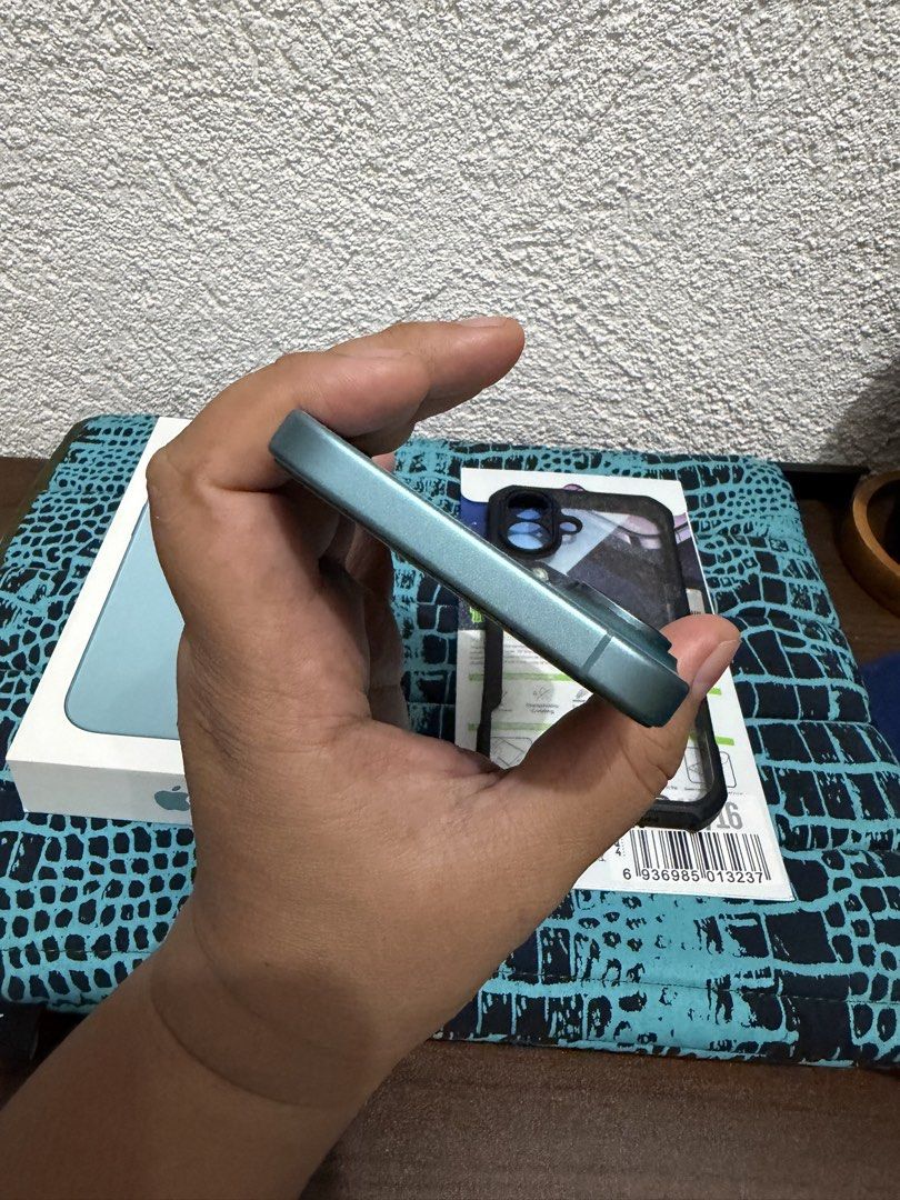 Iphone 16 (Category: iPhone 16 Series) located in Las Pinas. Submitted by dayennn (Listing ID 1469099662, Image 3). Description: Iphone 16 Teal 128gb 91% BH All working, no hidden issue Inclusion: cord, box, XUNDD clear case, new BAVIN tempered glass 💵 35000 (slightly nego) 📍meet up: SM Southmall (Las Piñas) 🧾MOP: Bank Transfer BPI/UB.