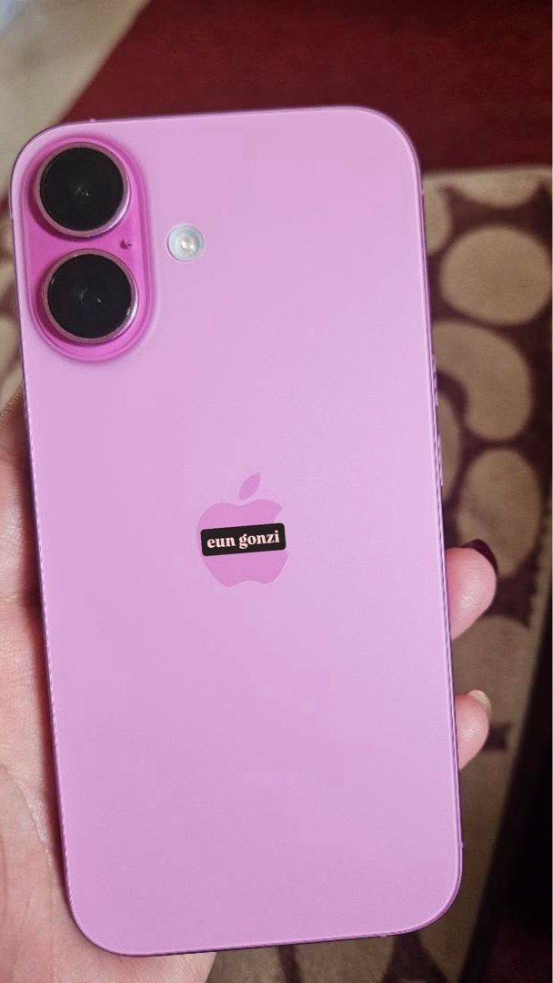 iPhone 16 (Pink) 🎀 (Category: Cases & Sleeves) located in Muntinlupa City. Submitted by euni.verse (Listing ID 1468981977, Image 2). Description: FOR SALE!! IPhone 16 (Pink) 128GB, lady-owned Owned for 18 months 90% Battery Health No issues with the phone’s performance but has minimal paint chips lang. Reason for selling: Need funds. 🫠 Can offer discount for sure buyer. Kindly send a direct message for more photos. Can do meet-ups around One Ay