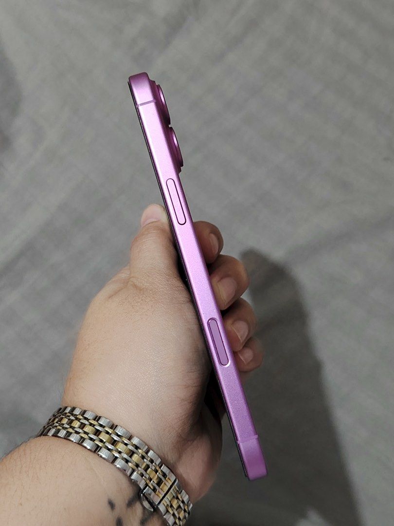 Iphone 16 Plus 256 GB Rush Sale! (Category: iPhone 16 Series) located in Makati City. Submitted by persephone12 (Listing ID 1469080712, Image 3). Description: 🚨💗 RUSH SALE, MGA KA-MINE! IPHONE 16 PLUS PINKIE PIE EDITION! 💗🚨 ✨ Your next iPhone is calling… and she’s PINK! 🎀📱 Mga mhie, sino ba naman ang hindi mapapa-YES sa gandang ‘to?! 😍💅🏻 💖 iPhone 16 Plus — 256GB 🎀 Pretty Pink | Lady-Owned 🔋 92% Battery Health ✨ iOS 27.0.1 📸 Gorgeous 