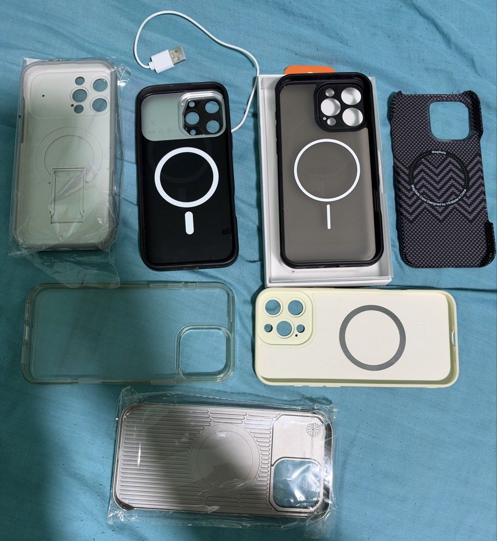 Iphone 16 Pro Max Case (Category: Cases & Sleeves) located in Mandaluyong City. Submitted by mr022 (Listing ID 1469030148, Image 2). Description: What you see is what you get. You can get all for 2,200 pesos. If you want to buy separately, prices as follows: Moft case - 800 Simsonlab (with back display) - 600 Transparent jelly case - 500 Rest of the cases - 200 each.