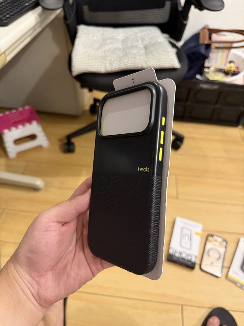 iPhone 17/18 Pro Max Case (Category: Cases & Sleeves) located in Del Monte. Submitted by joshalvarez (Listing ID 1468956266, Image 3). Description: FOR SALE BEATS RUGGED CASE - 4000 Bodyguardz Ace Pro - FREE.