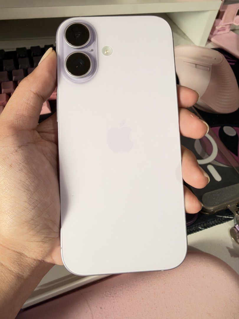 Iphone 17 Lavender 256gb (Category: iPhone 17 Series) located in Quezon City. Submitted by senseiroku (Listing ID 1468942591, Image 2). Description: -Bought last Nov 2025 -No issues -Never been opened -Factory reset -Batt health and CC are on the pics Meet up only RFS: Upgraded to 18pro.