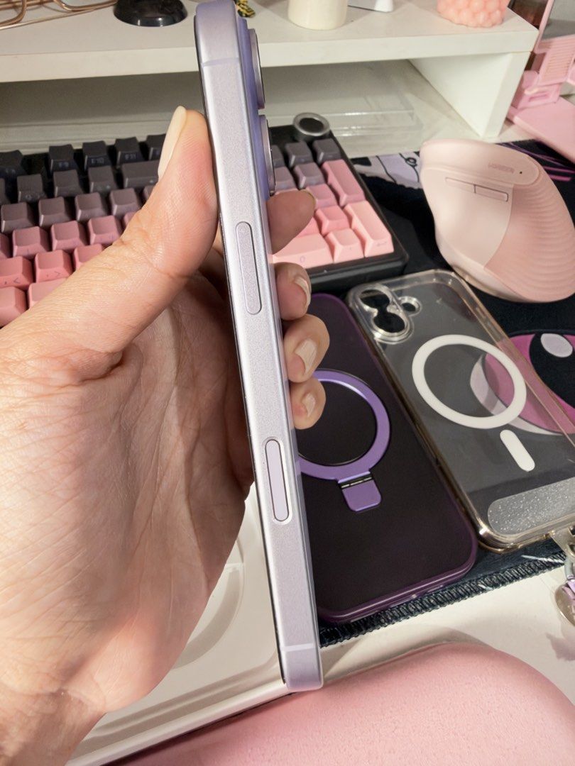 Iphone 17 Lavender 256gb (Category: iPhone 17 Series) located in Quezon City. Submitted by senseiroku (Listing ID 1468942591, Image 3). Description: -Bought last Nov 2025 -No issues -Never been opened -Factory reset -Batt health and CC are on the pics Meet up only RFS: Upgraded to 18pro.