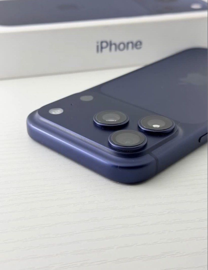iPhone 17 Pro - BRAND NEW (Category: iPhone 17 Series) located in Quezon City. Submitted by ken_aaaa (Listing ID 1469010851, Image 2). Description: iPhone 17 Pro Brand New (not sealed but inopen lang for checking) 0 cycle count Di pa naoopen. Nung friday oct 16 lang binili, hindi pa naaalis sticker sa screen Uulitin ko. Brand new!! Means di pa nagagamit ng kahit sino man. Box ang lang inopen at hindi ang unit. Binili yan ng 75k Benta ko nalang ng
