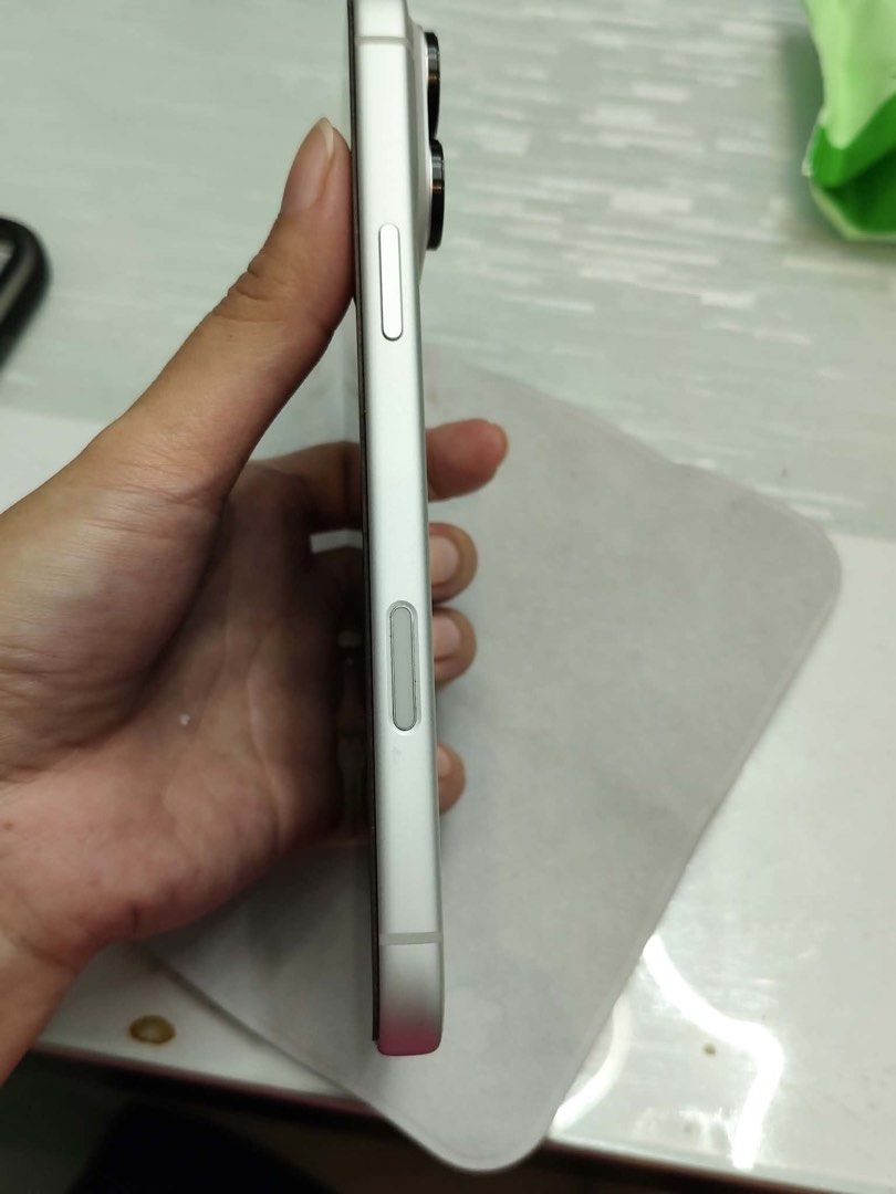 iPhone 17 pro max 256gb (Category: iPhone 17 Series) located in Cavite. Submitted by mariahme03 (Listing ID 1469075649, Image 2). Description: Bought directly in Apple Store US Bigger battery than local Lady owned 6months used Free unused belkin magnetic case worth 1990.