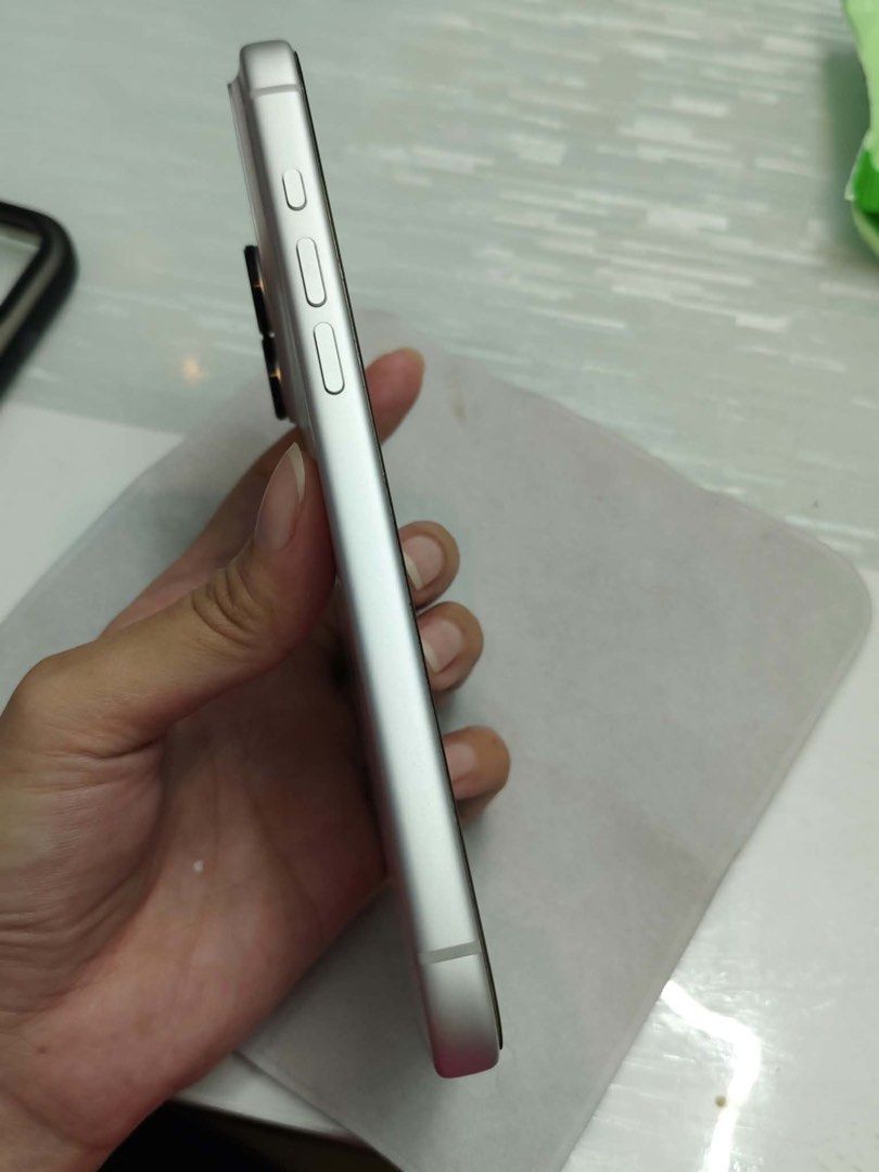 iPhone 17 pro max 256gb (Category: iPhone 17 Series) located in Cavite. Submitted by mariahme03 (Listing ID 1469075649, Image 3). Description: Bought directly in Apple Store US Bigger battery than local Lady owned 6months used Free unused belkin magnetic case worth 1990.