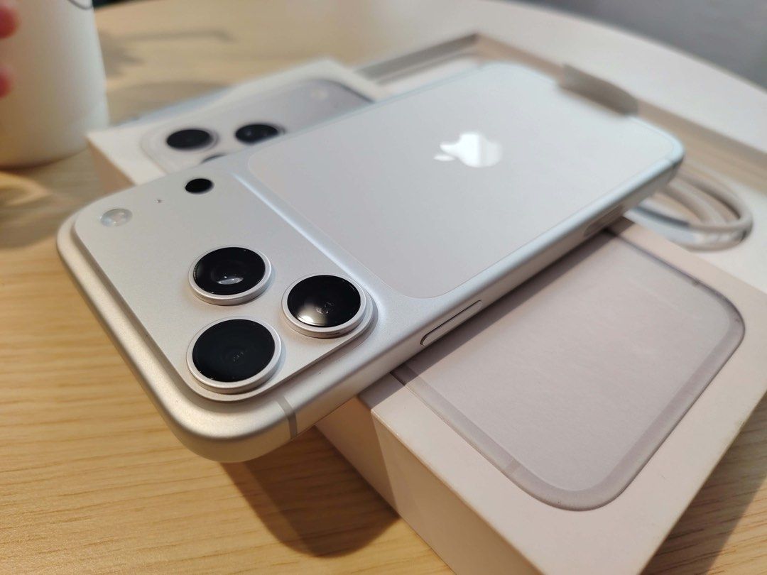 iPhone 17 Pro Max 256GB XA FU 96% (Category: iPhone 17 Series) located in Antipolo. Submitted by itsmeven (Listing ID 1469108865, Image 2). Description: AVAILABLE FOR SALE ‼️‼️ iPhone 17 Pro Max 256GB LOCAL VARIANT OPENLINE 🔋 96% BH 🔌 275 cycle count Warranty till November 2026 PHP 64000 Slight negotiable ✅ Complete original standard package ✅ Unused cord ✅ 99% smoothness no dents ✅ No functionality issues ✅ Test and reset all you want ✅ Free c