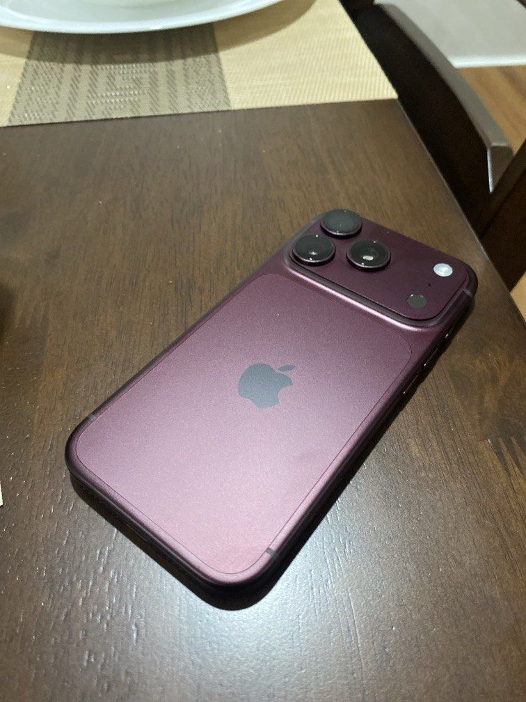 Iphone 18 Pro (Category: iPhone 18 Series) located in Manila. Submitted by calmtree_1383fe (Listing ID 1469155347, Image 2). Description: Bought Oct 14,2026 at Powermac for freebies waiting for Iphone duo Slightly negotioable depending on where to meet.