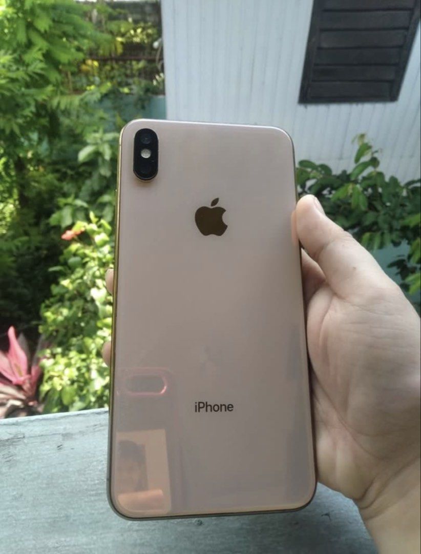 Iphone Xs Max (Category: iPhone X Series) located in Pasig City. Submitted by juliewong09 (Listing ID 1469110563, Image 2). Description: ❗️Fixed Price❗️ Inclusion: Case and Lightning Cord Replaced LCD & Battery Issue: No Face ID RFS: Spare phone Meet up: Market Market/Pasig Simbahan/Pasig Palengke ❗️Fixed Price❗️.
