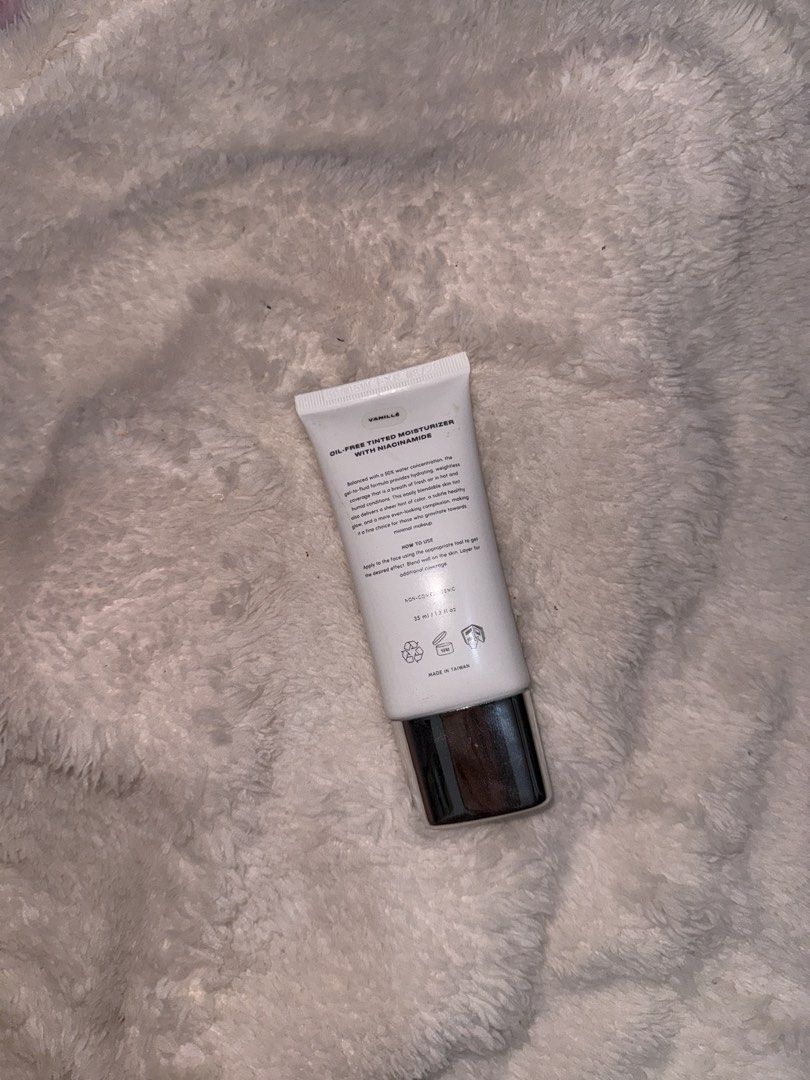 ISSY ACTIVE SKIN TINT & CONCEALER 🎀 (Category: Makeup) located in Legazpi City. Submitted by rivaa_q (Listing ID 1469086694, Image 2). Description: ୨ৎ FOR SALE: ISSY ACTIVE SKIN TINT & CONCEALER 🎀 Decluttering my makeup collection! 💗 𐙚 Issy Active Skin Tint — Shade Vanilla 𐙚 Issy Active Concealer — Shade YF1 ♡ RFS: Decluttering ♡ Condition: once used ♡ Price: 450 for the two ♡ MOP: Gcash/BPI payment ♡ Location: Legazpi.