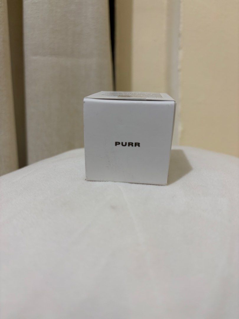 Issy Creme Flush Stick in Purr (Category: Makeup) located in Rizal. Submitted by misspajama (Listing ID 1469012285, Image 1). Description: Kakadating lang today. Swatched twice. RFS: not my blush shade.