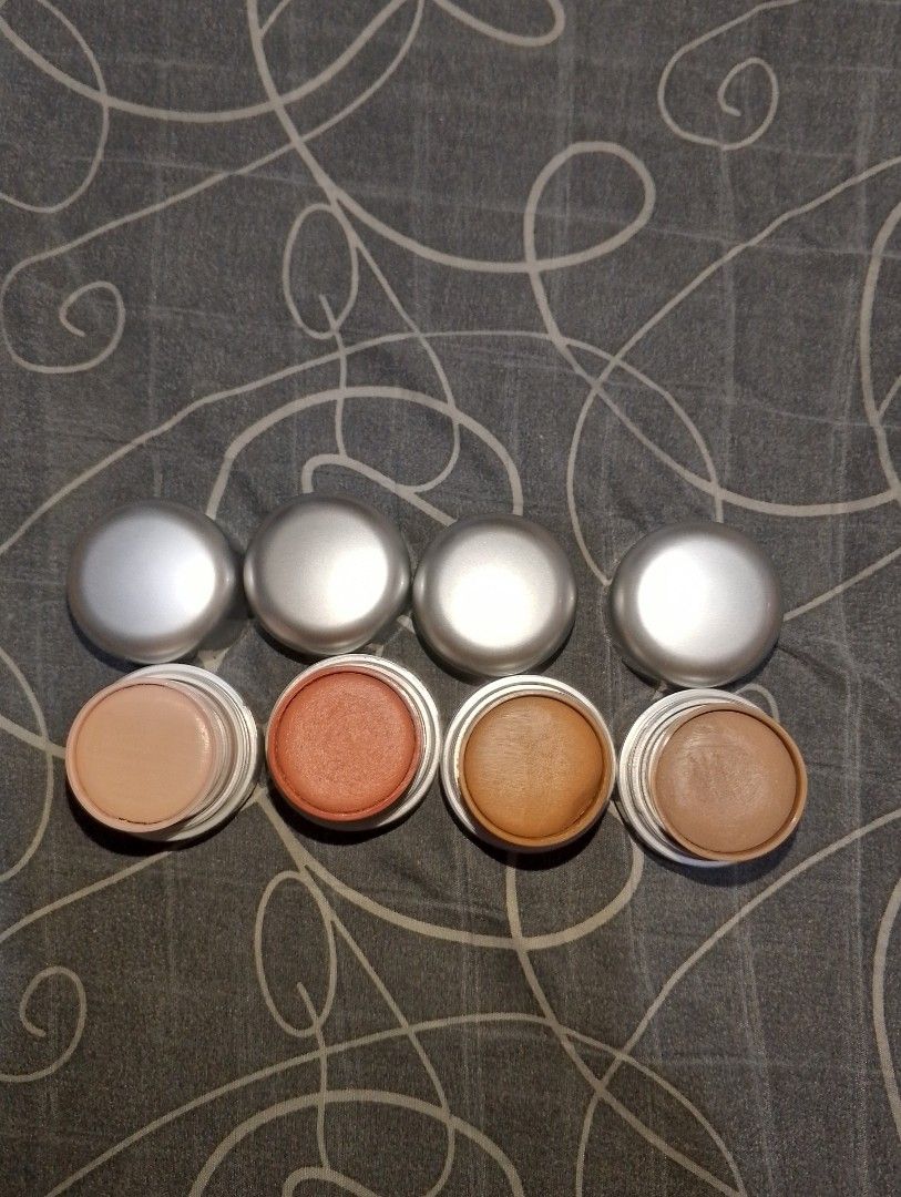Issy Creme Stick (Glass, Flush, Heat, & Shadow) (Category: Makeup) located in Angeles City. Submitted by cheonten_ (Listing ID 1469101680, Image 3). Description: ‎💗Decluttering!💗 ‎🌸 Issy Creme Sticks (Shades: Clear, Flick, Burn, Snatch) ‎🌸 Can be sold individually or bundle (500 pesos only if bundle) ‎🌸 Lightly used ‎ ‎RFS: Need funds. ‎ ‎📍 Angeles City, Pampanga ‎💳 GCash/GoTyme/Maribank/Maya ‎📦 J&T Express.