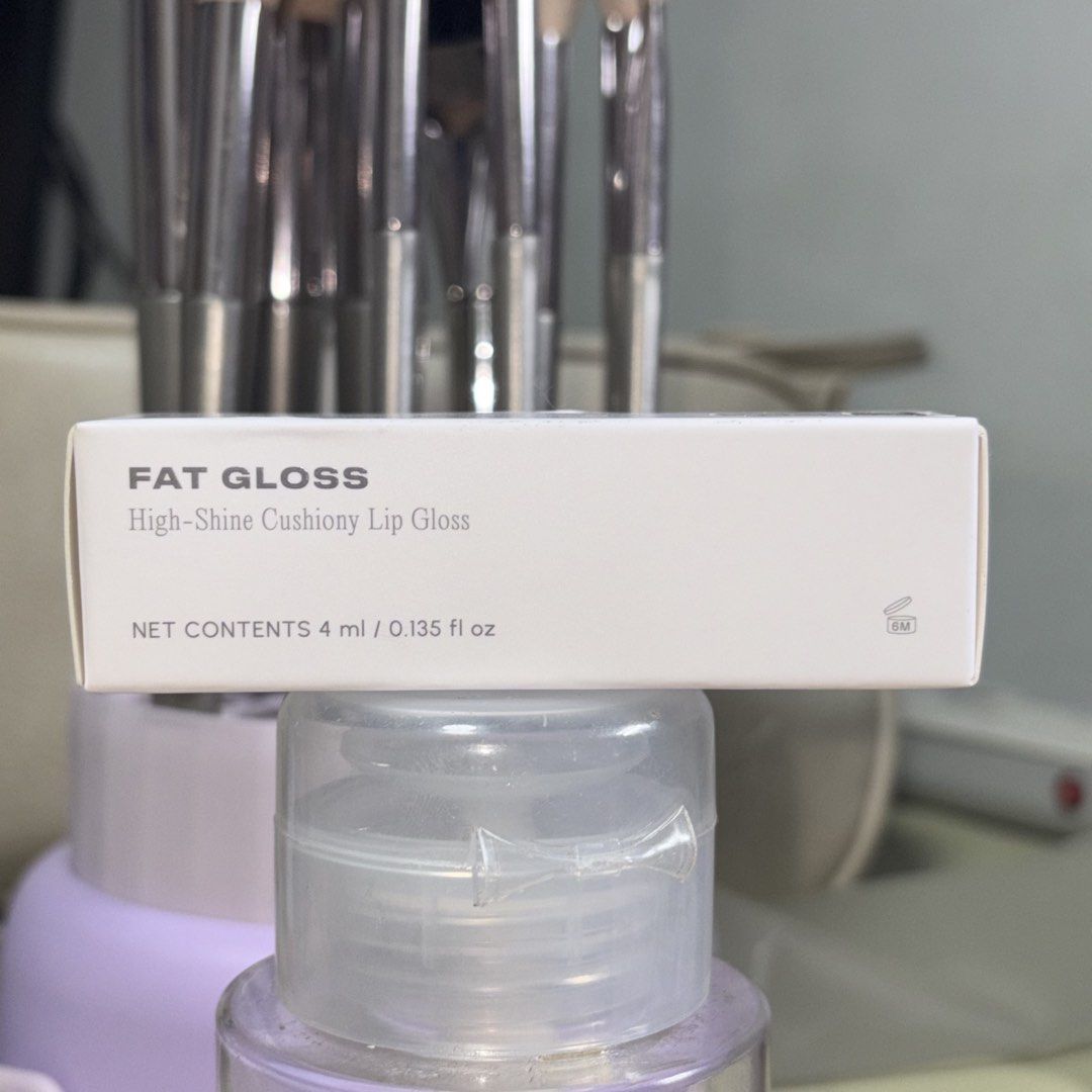 ISSY FAT GLOSS G-STRING SEALED (Category: Makeup) located in Cavite. Submitted by cchilinnstuffs (Listing ID 1469067075, Image 1). Description: sealed ! RFS: Decluttering ~.