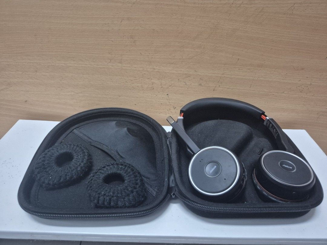 Jabra Evolve 75 Wireless Stereo Headset (Category: Headphones & Headsets) located in Manila. Submitted by silentriver-c487 (Listing ID 1468940211, Image 1). Description: - Model: Jabra Evolve 75 (HSC040WA) - Condition: Fully functional wireless office headset - Key Features: Active Noise Cancellation (ANC), exceptional audio quality for calls and music - Inclusions: Link 370 USB dongle, black protective carry case, and 2 spare knitted ear cushion