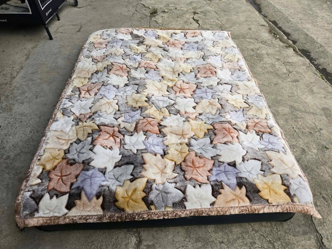 JAPAN PREMIUM MINK BLANKET (Category: Bedding & Towels) located in Sablan. Submitted by gongonshelley12 (Listing ID 1469002646, Image 1). Description: NEW ARRIVAL!!! FIRST TO PAY, FIX PRICE JAPAN PREMIUM THICK MINK BLANKET JAPAN SURPLUS DOUBLE SIZE KUNIN NIYO TO, RARE DESIGN AS IN SUPER GANDA 😍 SOBRANG LAMBOT, SARAP YAKAPIN PREMIUM QUALITY, PANG MAYAMAN, PARANG CARPET DESIGN NITO SWERTE MAKAKA MINE SAKTO NGAYON BER MOS, IPON NA KAYO NG MGA MAGAG