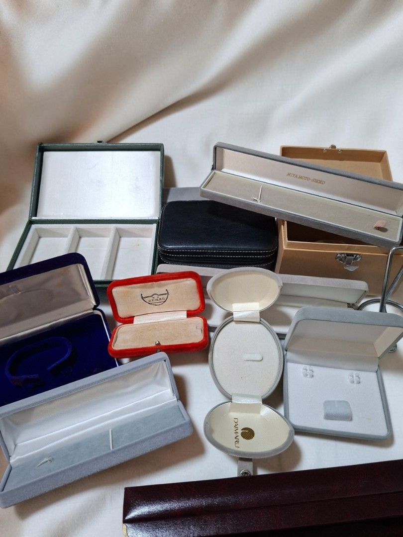JEWELRY BOXES TAKE ALL (Category: Accessory Holder, Box & Organizers) located in Las Pinas. Submitted by annachiaonair2037 (Listing ID 1468973220, Image 1). Description: FOR TAKE ALL JEWELRY BOXES FROM JAPAN.