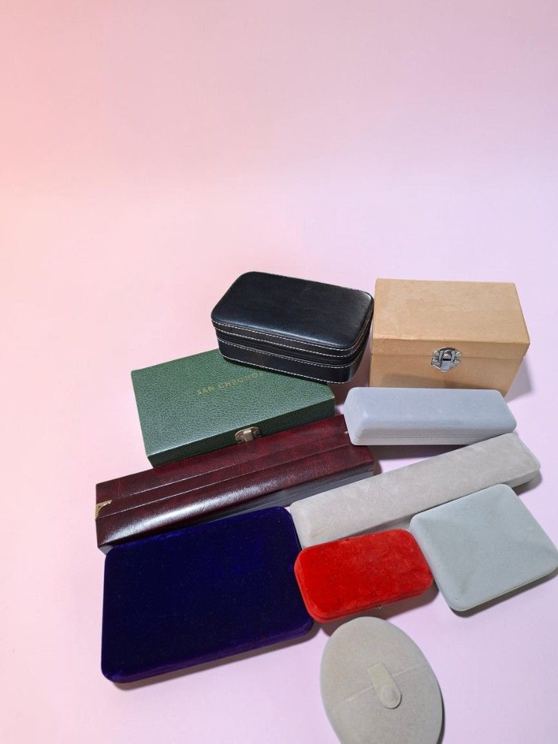 JEWELRY BOXES TAKE ALL (Category: Accessory Holder, Box & Organizers) located in Las Pinas. Submitted by annachiaonair2037 (Listing ID 1468973220, Image 2). Description: FOR TAKE ALL JEWELRY BOXES FROM JAPAN.