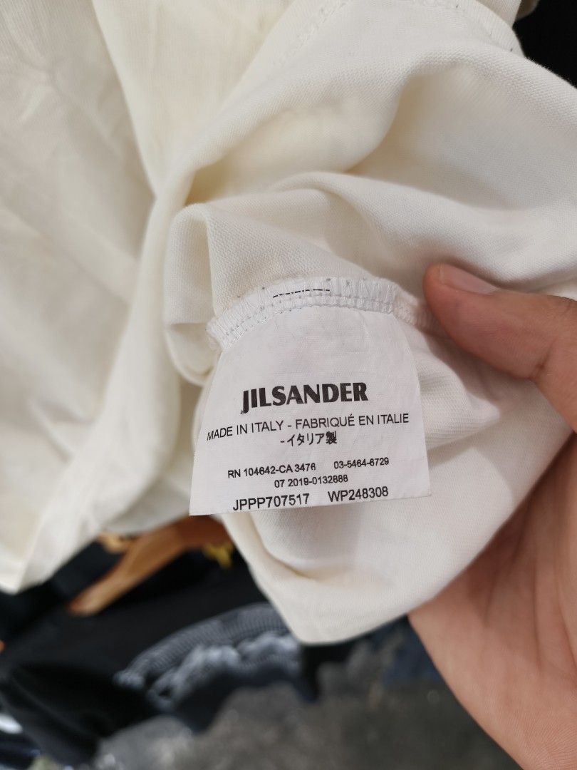 JIL SANDER (Category: Tshirts & Polo Shirts ) located in Tagbina. Submitted by stephen_migraso (Listing ID 1468961059, Image 3). Description: .