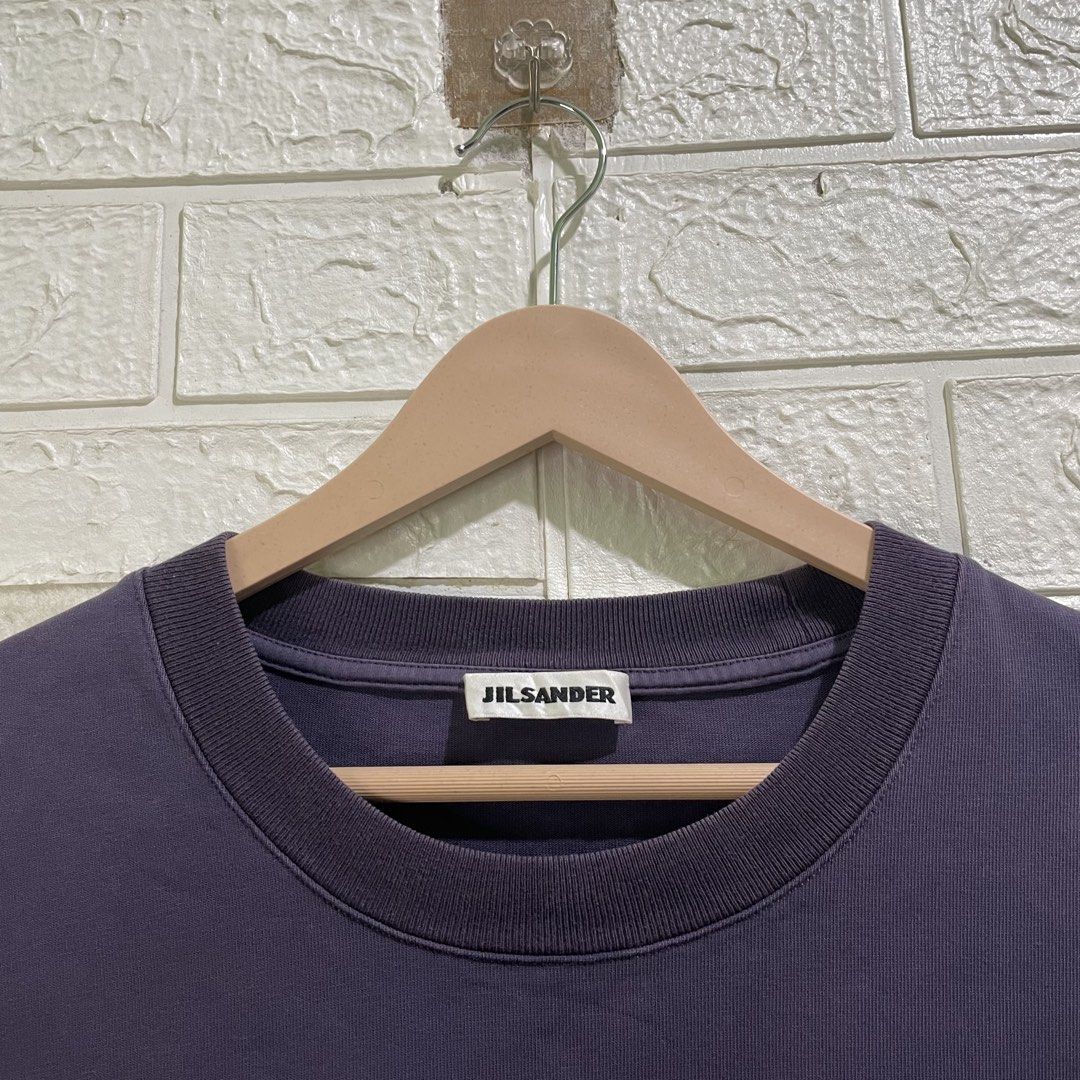 Jil Sander Oversized Shirt (Category: Tshirts & Polo Shirts ) located in Taguig. Submitted by thriftstar2 (Listing ID 1468936111, Image 2). Description: W 25 L 29 Size M on tag (best fit to 2XL) Color rate: 9/10 Good condition No issue.