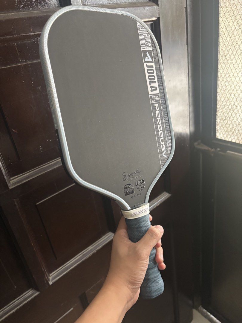 Joola Perseus Pro V - Simone Jardim (Category: Racket and Ball Sports) located in Manila. Submitted by kyl.cng (Listing ID 1469056892, Image 2). Description: SELLING MY PERSONAL USED JOOLA PERSEUS “SIMONE JARDIN” PRO V ‼️ [PRELOVED] 🔥SUPER CLONE 1:1🔥 Same na same sya sa original hindi lang na reregister ung sa NFC FOR ONLY 3800 PESOS‼️ 🤝 Negotiable - 5x lang nagamit sa OP (medj busy na kasi) - WITH PPF EDGE GUARD SINCE DAY 1 and TUNGSTEN WEIGH