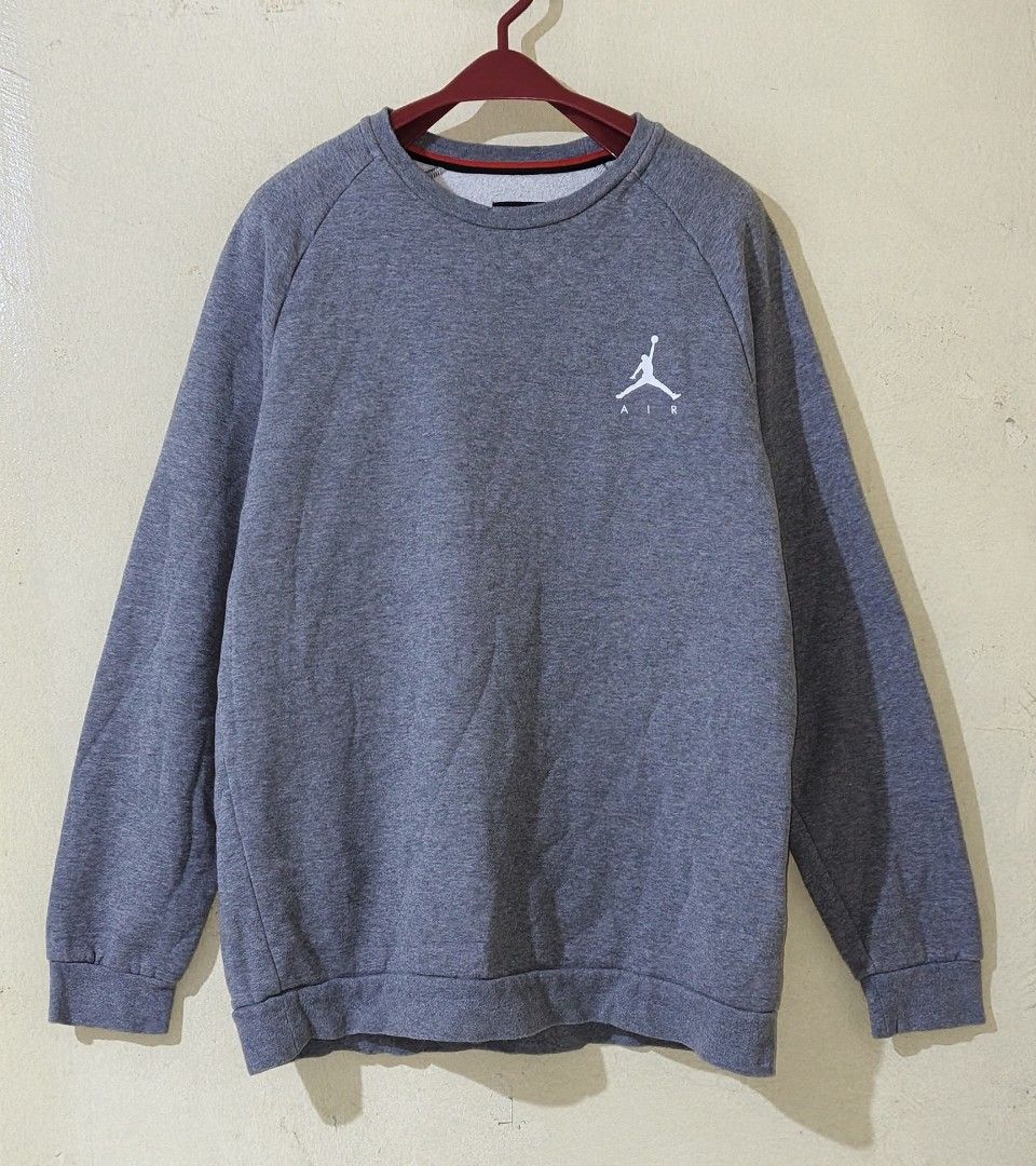 JORDAN AIR (Category: Hoodies) located in Sipocot. Submitted by quickpickstuff (Listing ID 1468950885, Image 1). Description: LARGE ON tag 22.5x28 excellent condi.