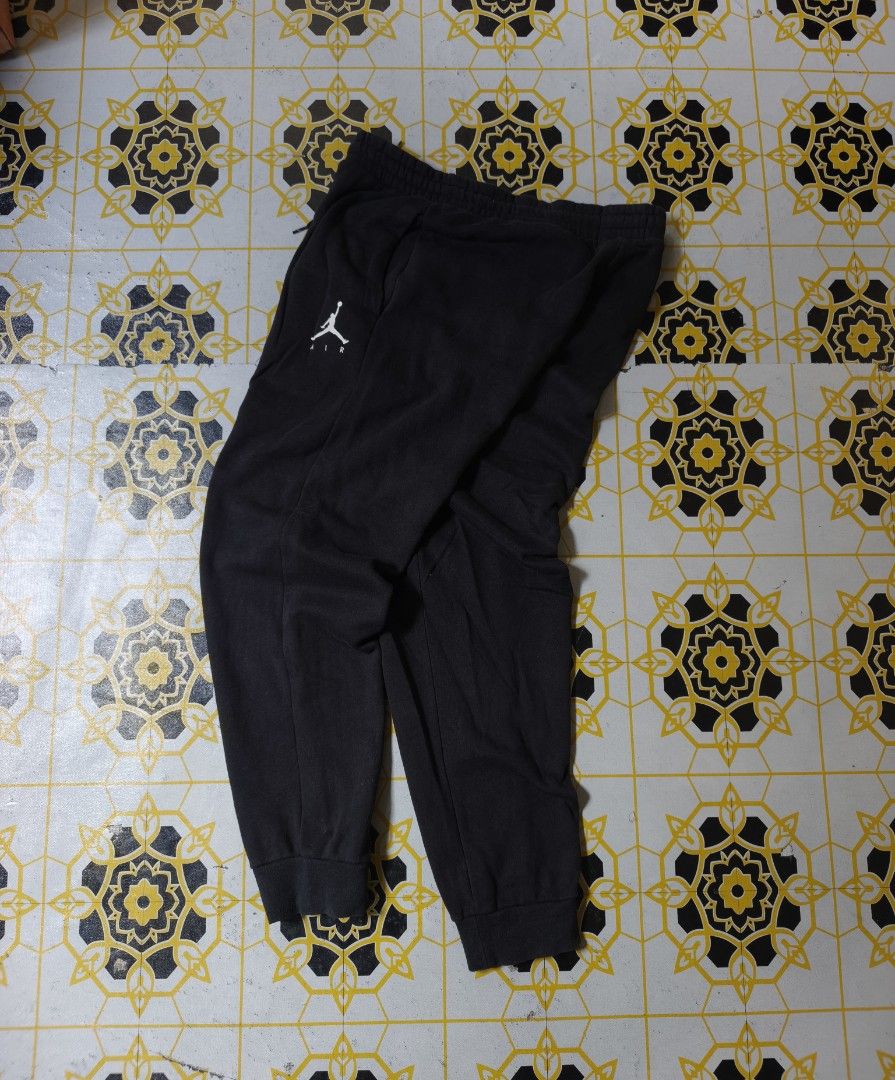 Jordan Air Black Jogger Pants (Category: Joggers) located in Manila. Submitted by yuzthrift (Listing ID 1469087314, Image 1). Description: JORDAN JOGGER PANTS ‎ ‎SIZE : LARGE ‎WAIST : 34 TO 38 ‎LENGTH : 40.5 ‎9.5/20 COLORATE ‎NO ISSUE ‎ ‎300PHP + SHIPPING.