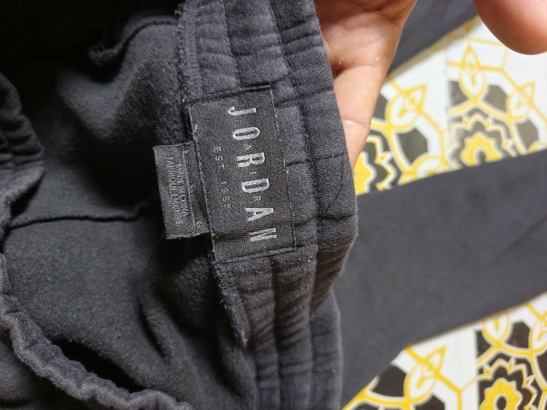 Jordan Air Black Jogger Pants (Category: Joggers) located in Manila. Submitted by yuzthrift (Listing ID 1469087314, Image 2). Description: JORDAN JOGGER PANTS ‎ ‎SIZE : LARGE ‎WAIST : 34 TO 38 ‎LENGTH : 40.5 ‎9.5/20 COLORATE ‎NO ISSUE ‎ ‎300PHP + SHIPPING.