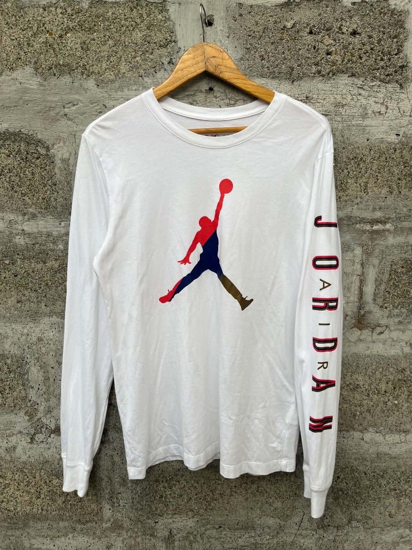 Jordan Big Logo (Category: Tshirts & Polo Shirts ) located in Manila. Submitted by skippypeanut1331 (Listing ID 1468968833, Image 1). Description: 20x27.5 Large Very good condition color rate: 9/10 issue: washable yellow stain.