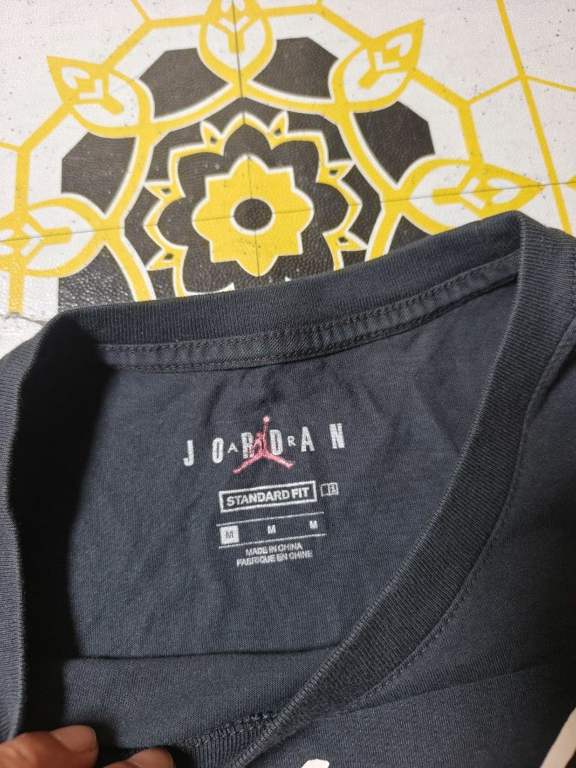 Jordan Flight T-Shirt Black Size M (Category: Tshirts & Polo Shirts ) located in Manila. Submitted by yuzthrift (Listing ID 1469085581, Image 2). Description: ‎JORDAN FLIGHT SHIRT AUTHENTIC ‎ ‎SIZE : MEDIUM ‎DIMES : 20 X 26.5 ‎9.9/10 COLORATE ‎NO ISSUE / EXCELLENT CONDITION ‎ ‎399PHP + SHIPPING.