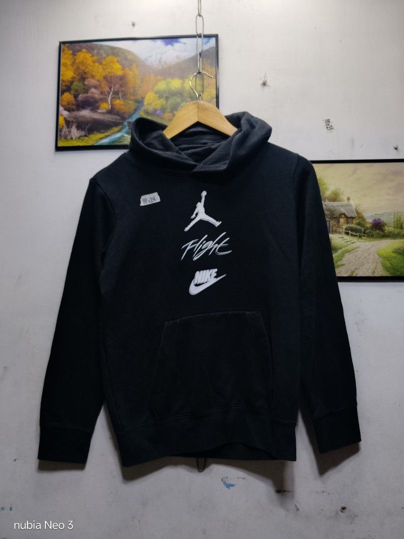 jordan hoodie (Category: Coats, Jackets and Outerwear) located in Valenzuela. Submitted by joshwrldselection (Listing ID 1469104384, Image 1). Description: xs - s (youth) very good condition need wash only thrift..