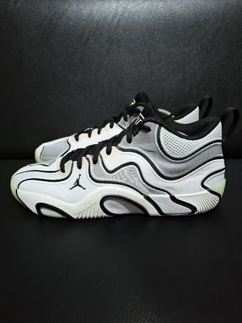 Jordan Tatum 3 Zen (Category: Sneakers) located in Muntinlupa City. Submitted by jcendique (Listing ID 1469132333, Image 3). Description: Jordan Tatum 3 Zen - Size 9.5 US - Used. Good Condition. 2,999 only..