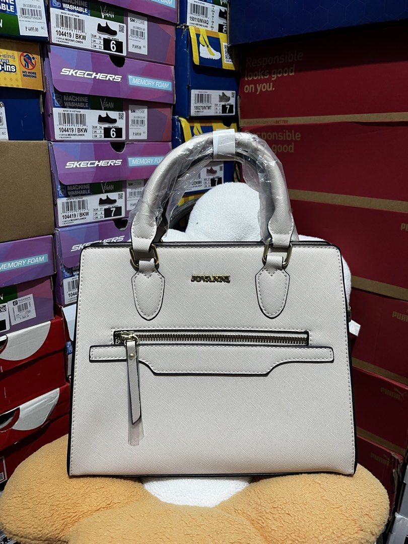 JOVANNI BAG FOR WOMEN (Category: Shoulder Bags) located in Manila. Submitted by renalyn1994 (Listing ID 1469113840, Image 3). Description: 100% ORIGINAL 100% BRANDNEW P1,500 Only with extra Sling with dust bag ship via Lalamove LBC COD COP DOOR TO DOOR GCASH PAYMENT .
