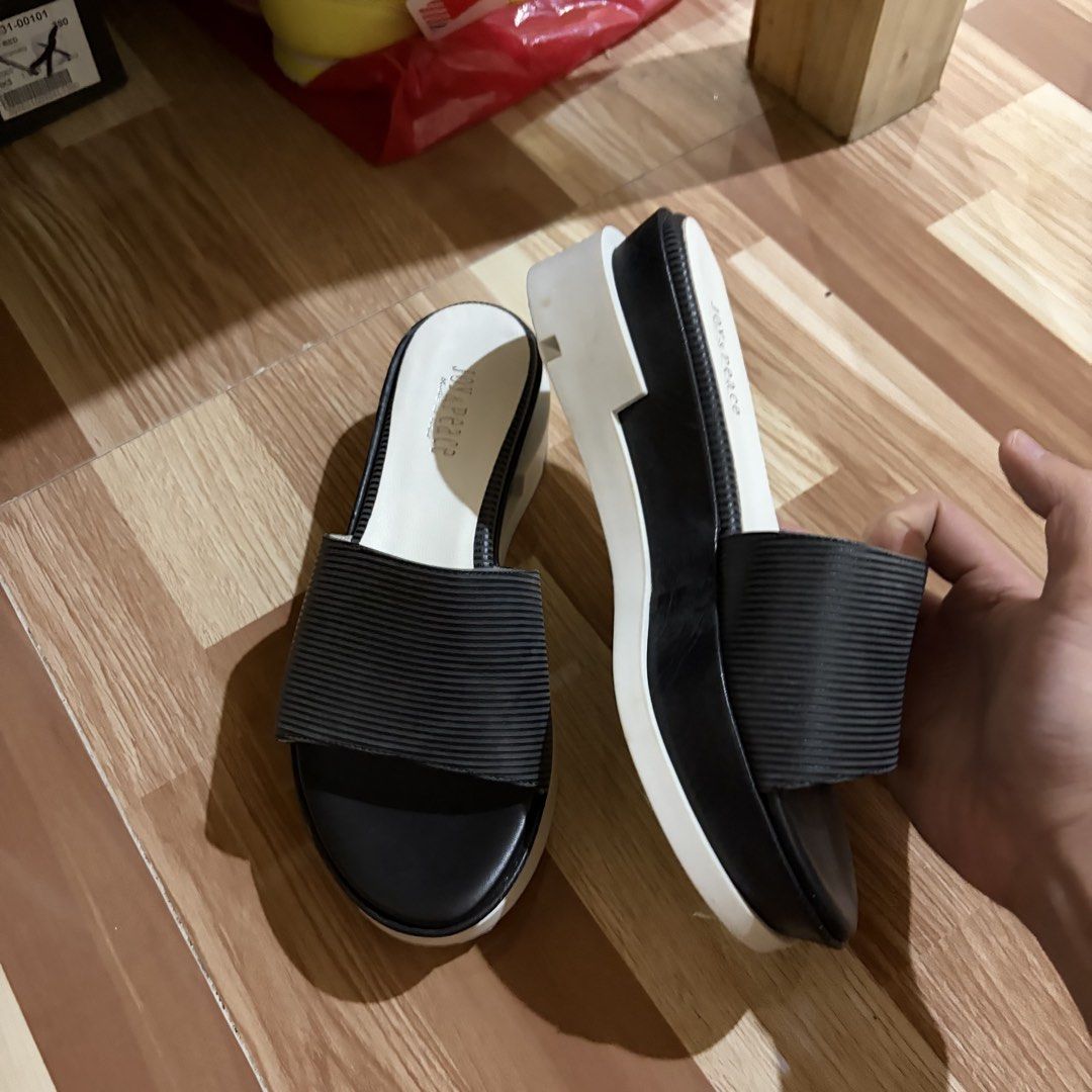Joy & peace italy black flatform platform slides (Category: Wedges) located in Baguio. Submitted by suffering (Listing ID 1469119797, Image 3). Description: Baguio .
