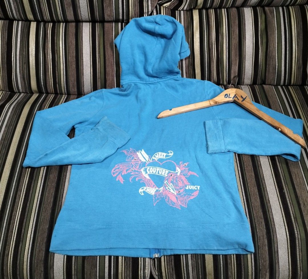 Juicy Couture (Category: Coats, Jackets and Outerwear) located in Taguig. Submitted by conniemdcruz (Listing ID 1468937263, Image 1). Description: juicy Couture 20x23.5 issue:1 penhole good condition 500.