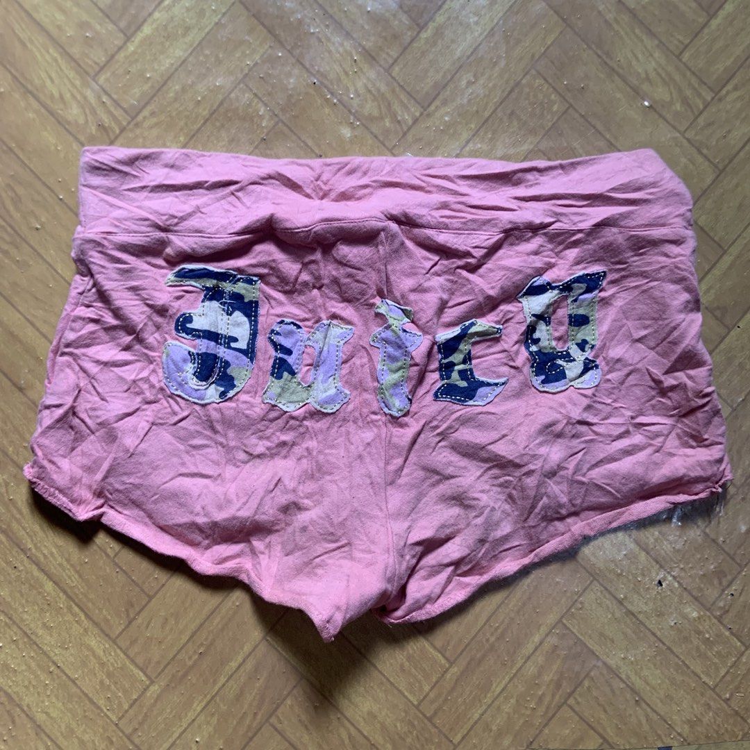 juicy couture sexy shorts (Category: Shorts) located in Tabaco. Submitted by bayhust (Listing ID 1468954520, Image 1). Description: 25-29 waist excellent 9.9/10 color rate missing tags.