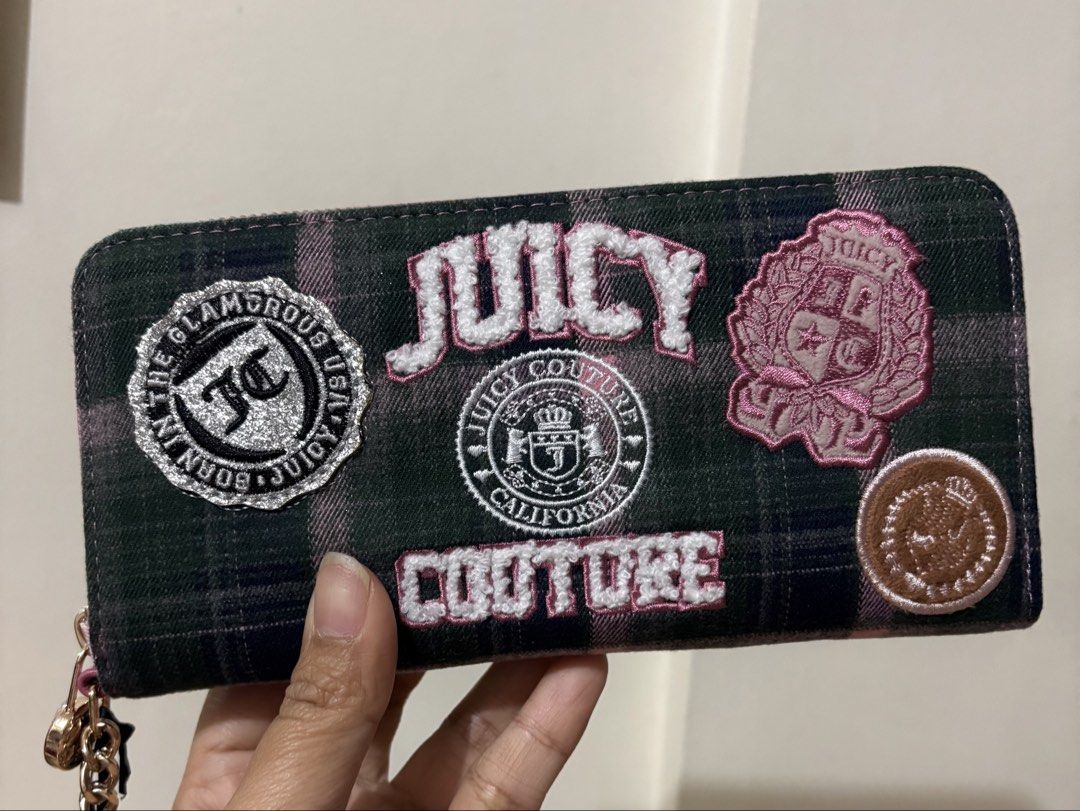 Juicy Couture Varsity Large Zip Around Wallet (Category: Wallets & Card holders) located in Cavite. Submitted by chubbsavenue (Listing ID 1469156515, Image 3). Description: .